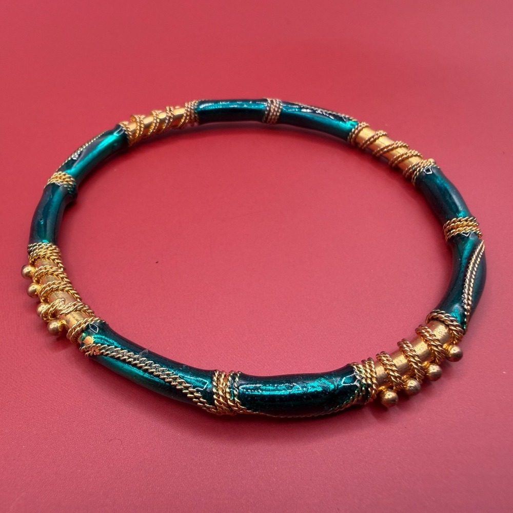 Emerald Green Bangle Bracelet Gold Tone Wire Wrapped Boho Artisan Vintage Style